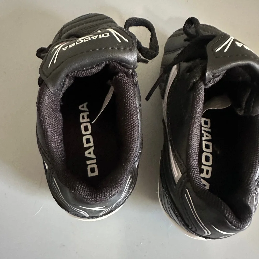 Diadora Forza Toddler‎ Soccer Cleats Black White Athletic Field Shoes Size 8T